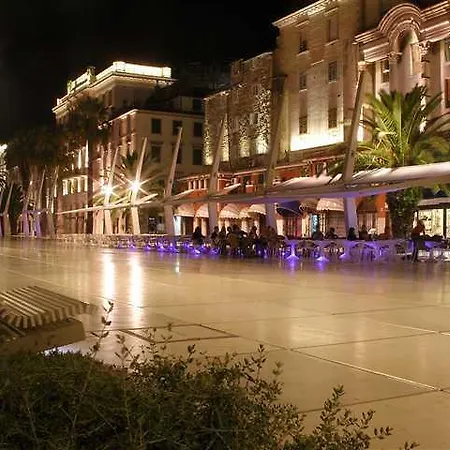 アパート Vicenco Location